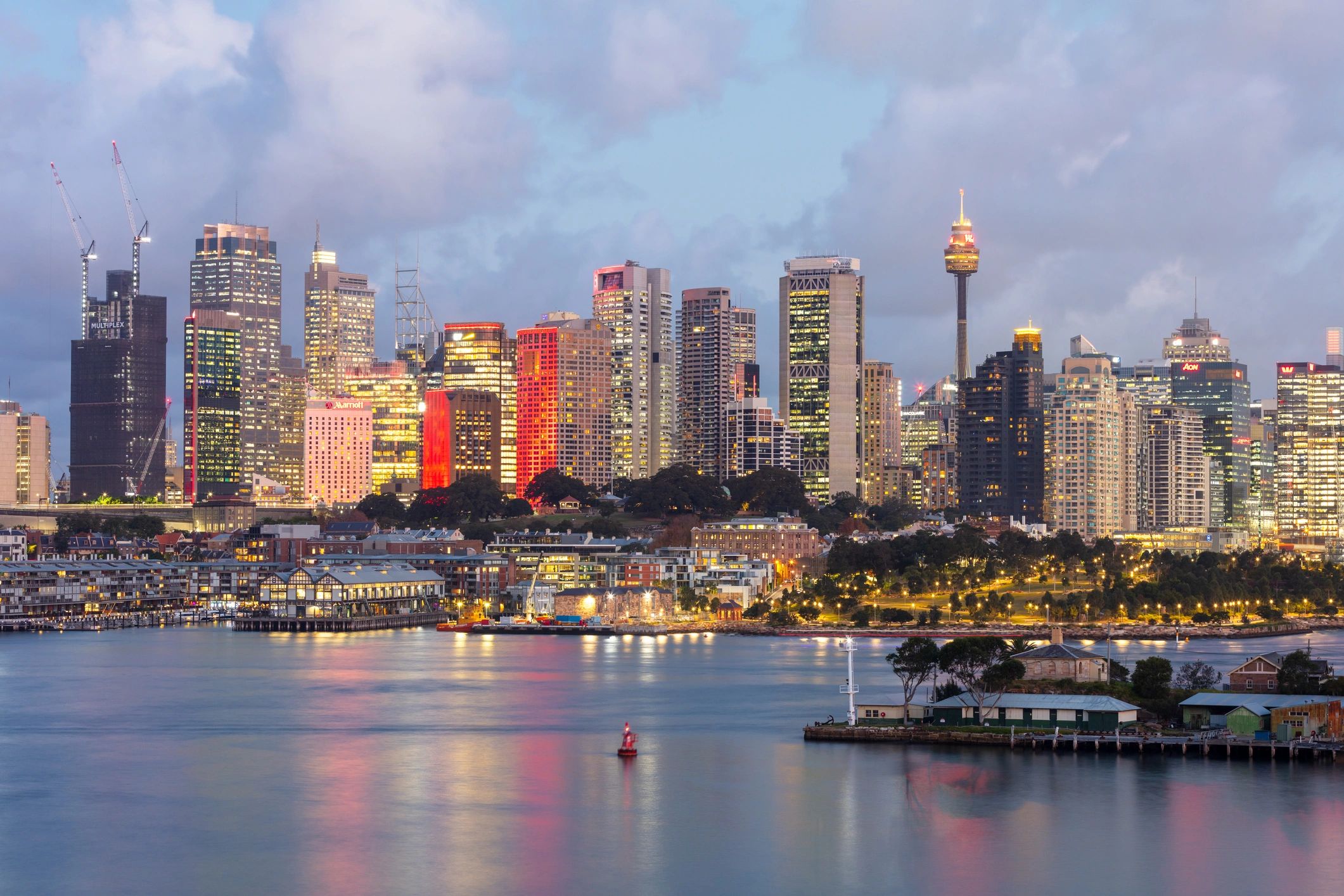 Sydney skyline at dusk for nightlife atmosphere